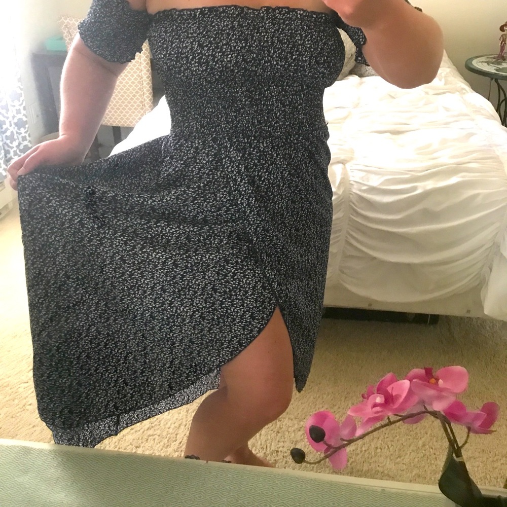 Off-the-shoulder Sleeved Dress